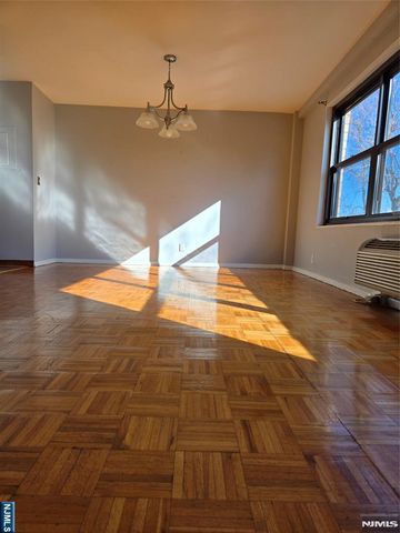 2348 Linwood Avenue 3L, Fort Lee, NJ 07024