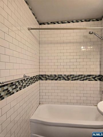 2348 Linwood Avenue 3L, Fort Lee, NJ 07024