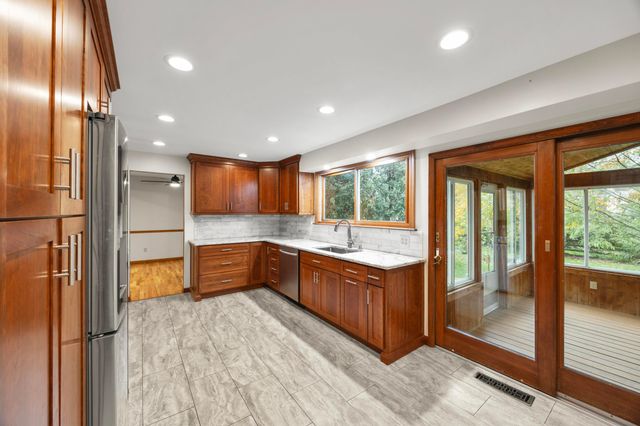 865 Colony Way, Columbus, OH 43235