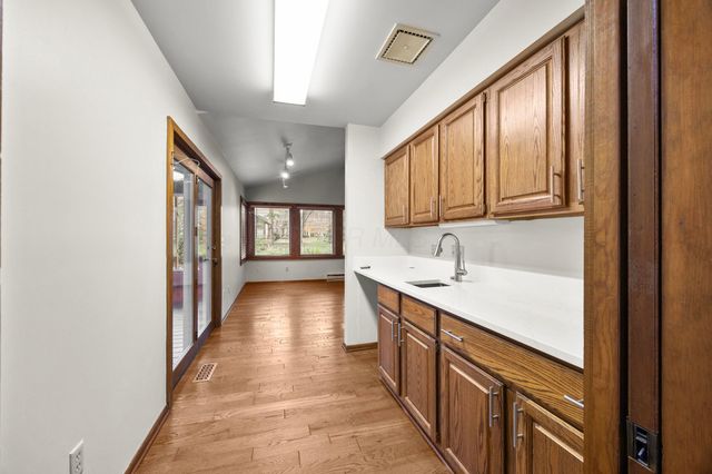 865 Colony Way, Columbus, OH 43235