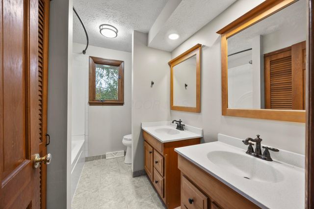 865 Colony Way, Columbus, OH 43235