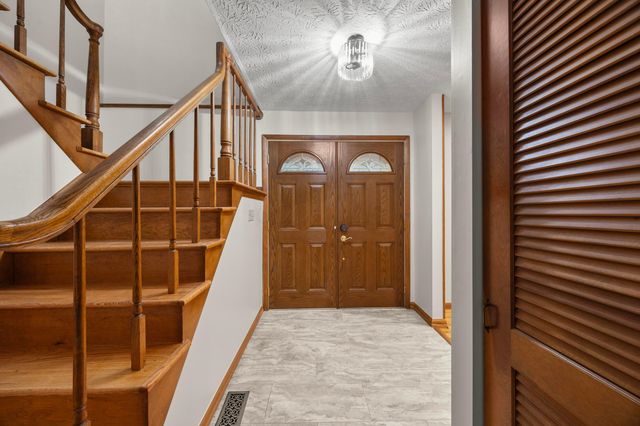 865 Colony Way, Columbus, OH 43235