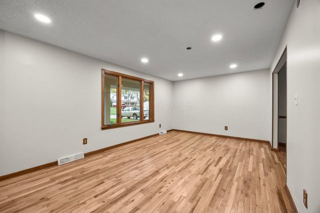 865 Colony Way, Columbus, OH 43235