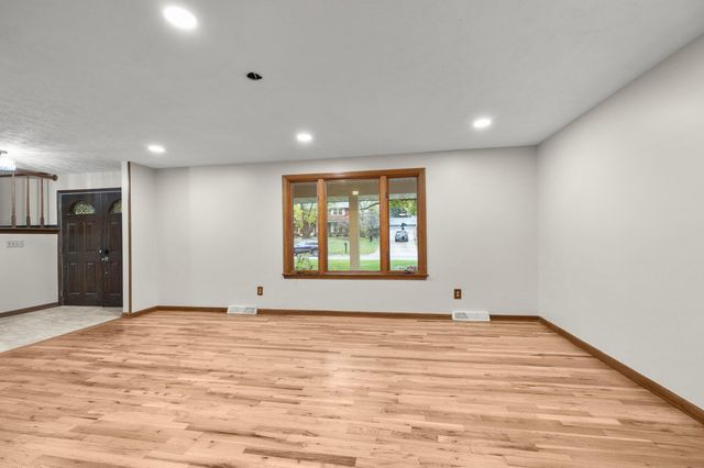 865 Colony Way, Columbus, OH 43235