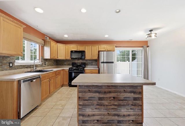 78 JAMESTOWN BLVD, Hammonton, NJ 08037