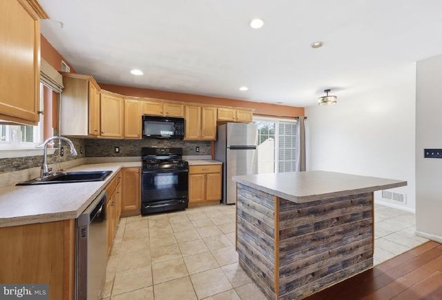 78 JAMESTOWN BLVD, Hammonton, NJ 08037