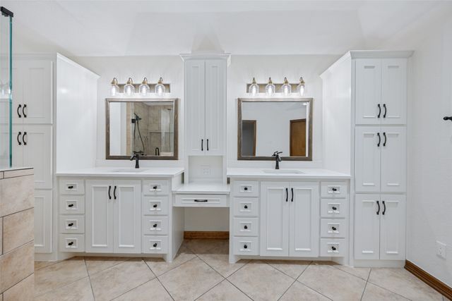 1607 N Main Street, Euless, TX 76039
