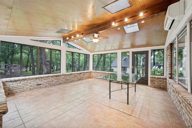 1607 N Main Street, Euless, TX 76039