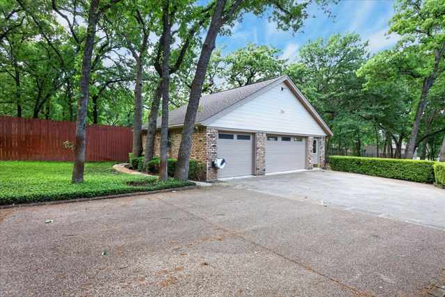 1607 N Main Street, Euless, TX 76039