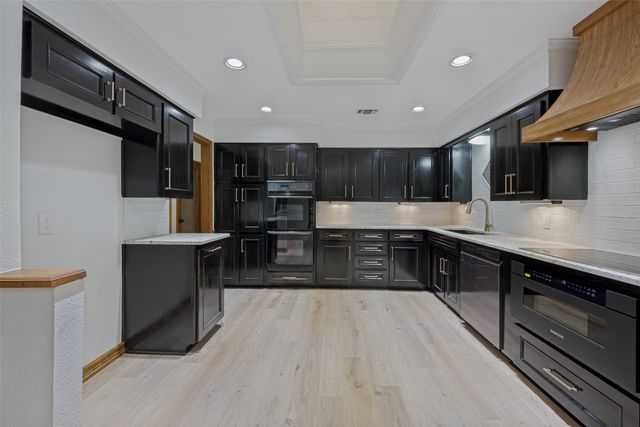 1607 N Main Street, Euless, TX 76039