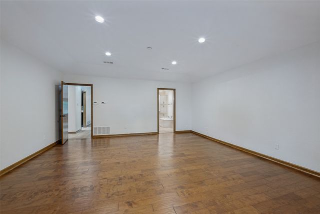1607 N Main Street, Euless, TX 76039