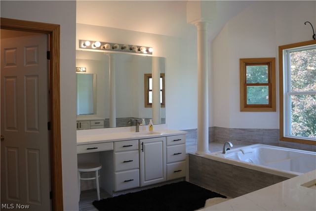 8766 Pointe Drive, Broadview Heights, OH 44147