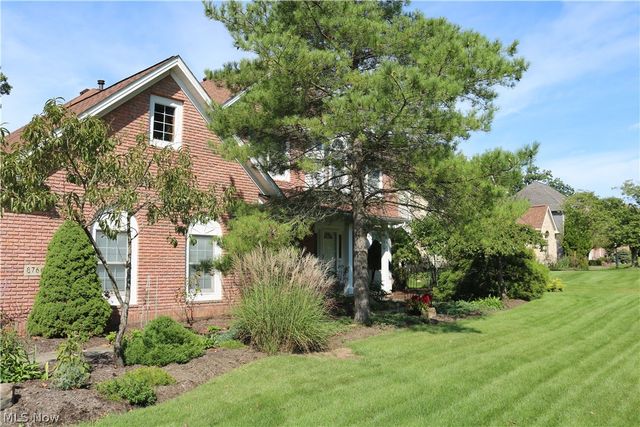 8766 Pointe Drive, Broadview Heights, OH 44147