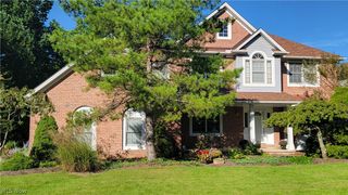 8766 Pointe Drive, Broadview Heights, OH 44147