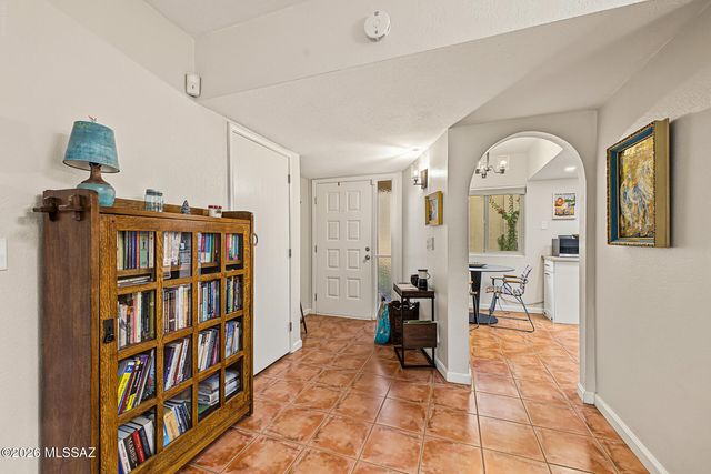 5072 N Placita Del Lazo, Tucson, AZ 85750
