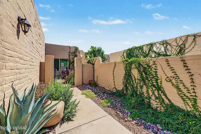 5072 N Placita Del Lazo, Tucson, AZ 85750