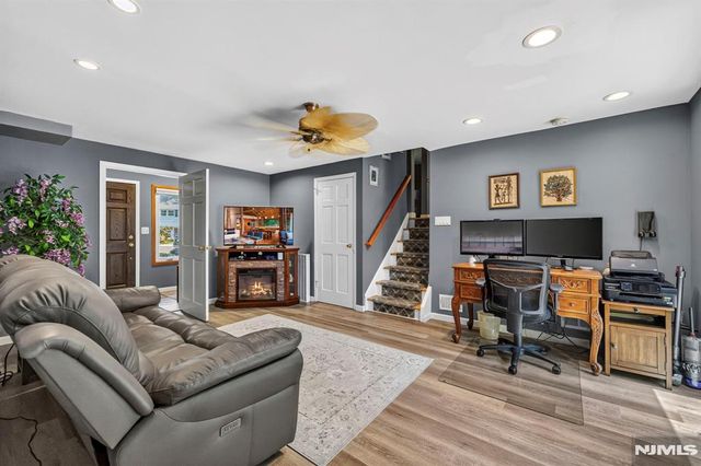 13 Gritman Court, Westwood, NJ 07675