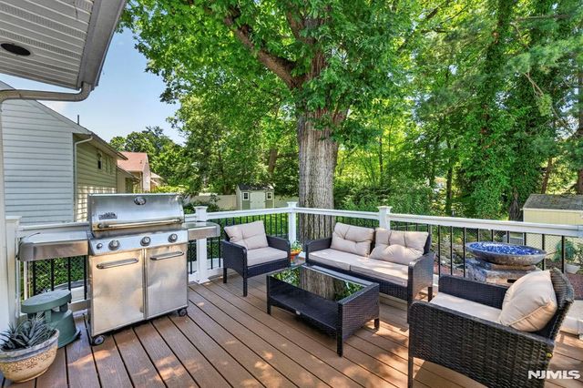13 Gritman Court, Westwood, NJ 07675
