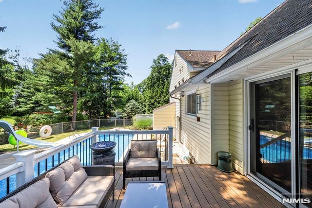 13 Gritman Court, Westwood, NJ 07675