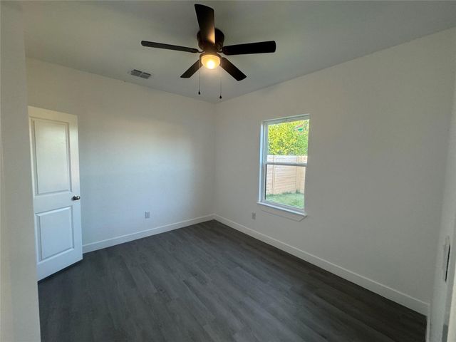 2806 Beechwood Street, Granbury, TX 76048