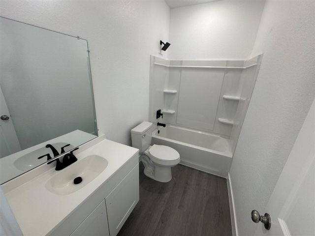 2806 Beechwood Street, Granbury, TX 76048