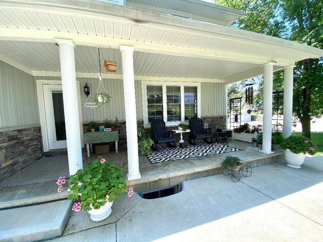 7403 Griffith Road, Worthington, IN 47471