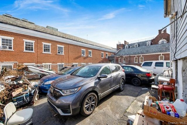 13 N 6th Avenue, Mount Vernon, NY 10550