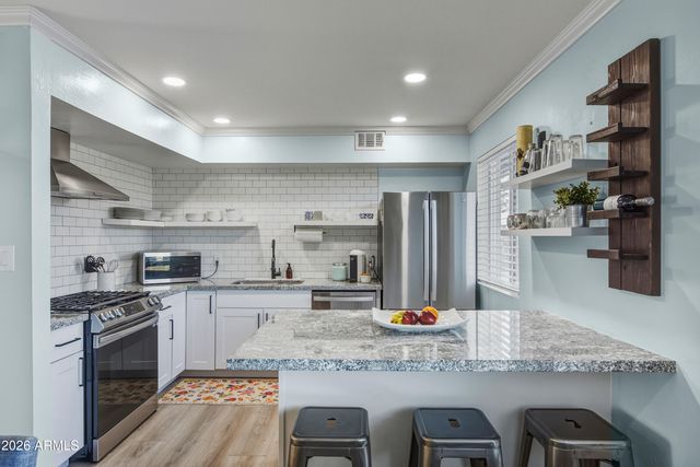 7141 N 16TH Street 209, Phoenix, AZ 85020