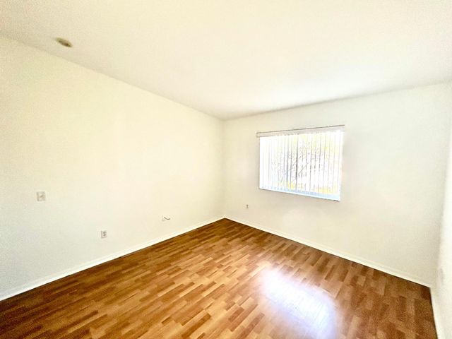 621 NW 78th Terrace 205, Pembroke Pines, FL 33024