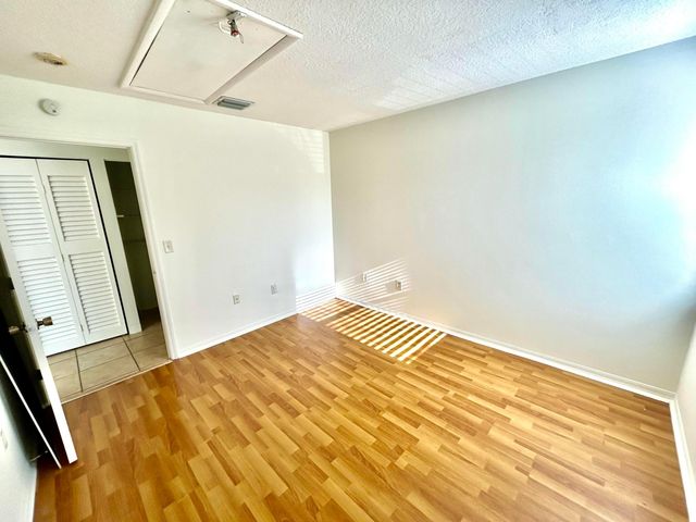 621 NW 78th Terrace 205, Pembroke Pines, FL 33024