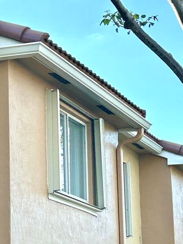 621 NW 78th Terrace 205, Pembroke Pines, FL 33024