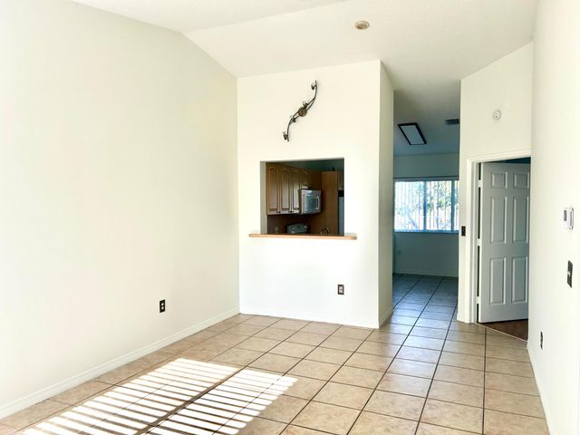 621 NW 78th Terrace 205, Pembroke Pines, FL 33024