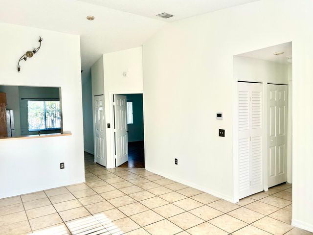 621 NW 78th Terrace 205, Pembroke Pines, FL 33024