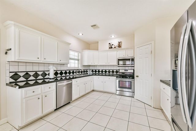 1910 Quinn Road, Pearland, TX 77581