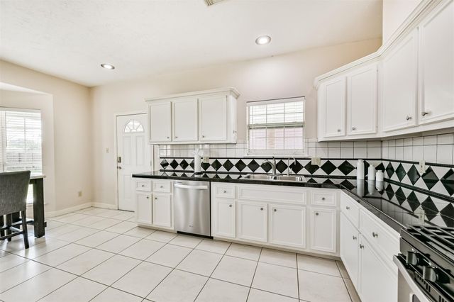 1910 Quinn Road, Pearland, TX 77581