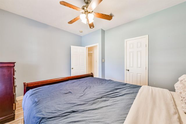 1910 Quinn Road, Pearland, TX 77581