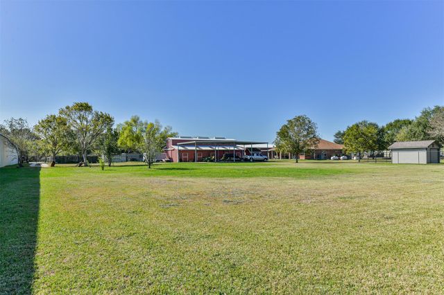 1910 Quinn Road, Pearland, TX 77581