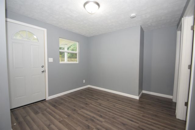 912 Ridgedale Road, South Bend, IN 46614