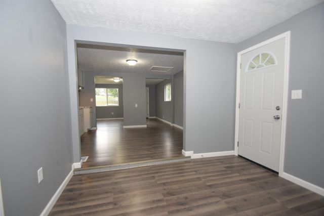 912 Ridgedale Road, South Bend, IN 46614