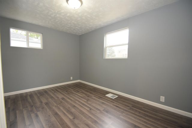 912 Ridgedale Road, South Bend, IN 46614