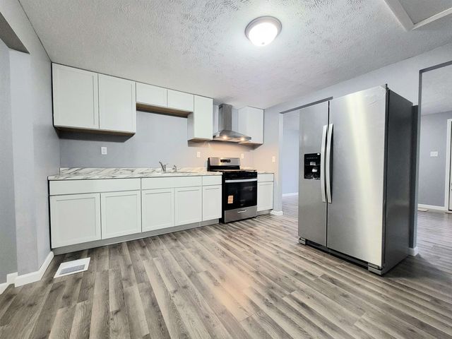 912 Ridgedale Road, South Bend, IN 46614