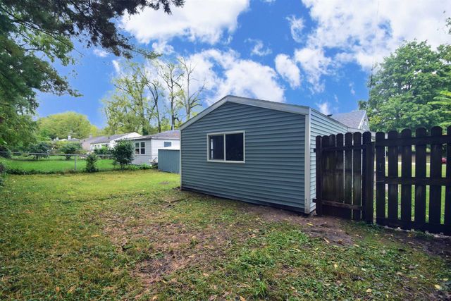 912 Ridgedale Road, South Bend, IN 46614