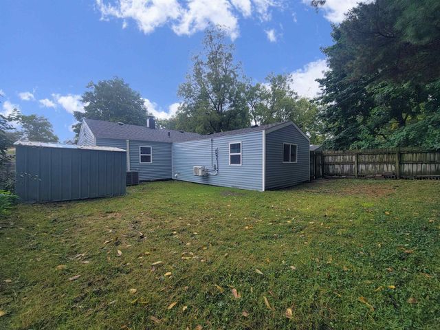 912 Ridgedale Road, South Bend, IN 46614