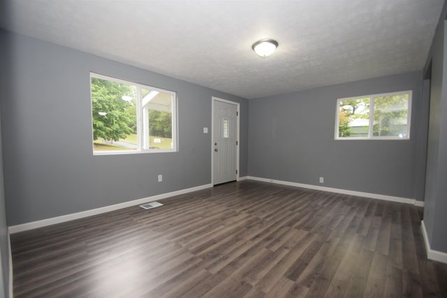 912 Ridgedale Road, South Bend, IN 46614