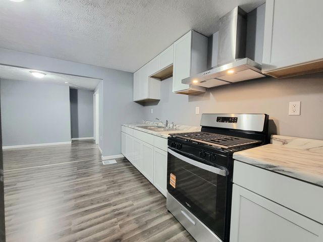 912 Ridgedale Road, South Bend, IN 46614