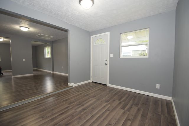 912 Ridgedale Road, South Bend, IN 46614