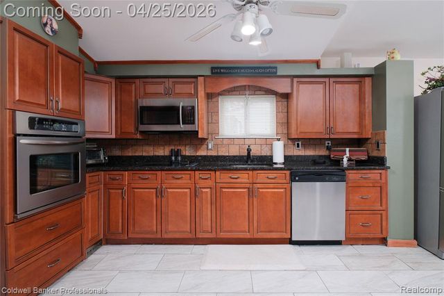 6182 Drexel Street, Dearborn Heights, MI 48127