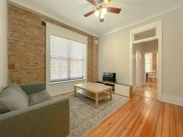 3765 N Kenmore Avenue 1E, Chicago, IL 60613