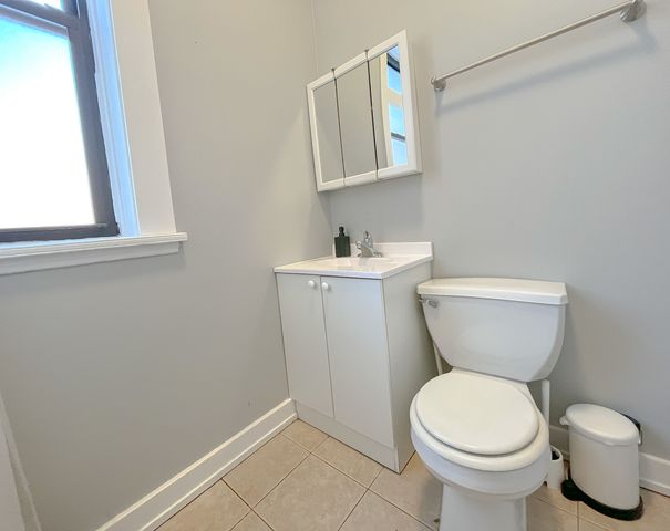 3765 N Kenmore Avenue 1E, Chicago, IL 60613