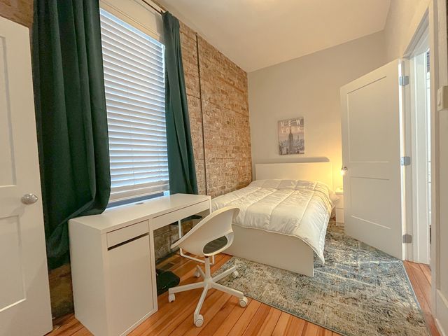 3765 N Kenmore Avenue 1E, Chicago, IL 60613